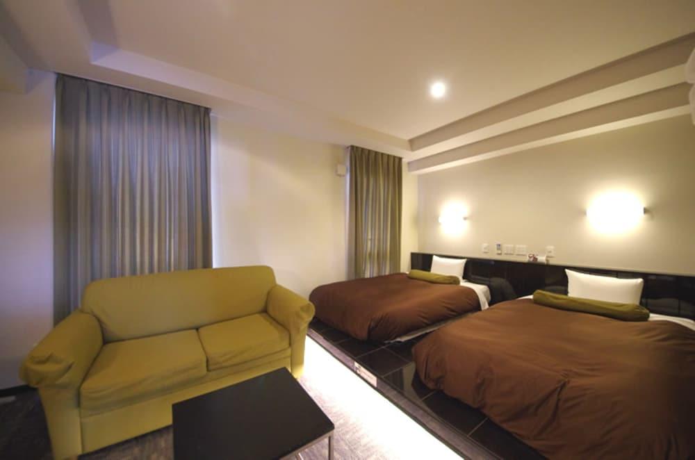 Отель Urbain Hiroshima Executive Экстерьер фото